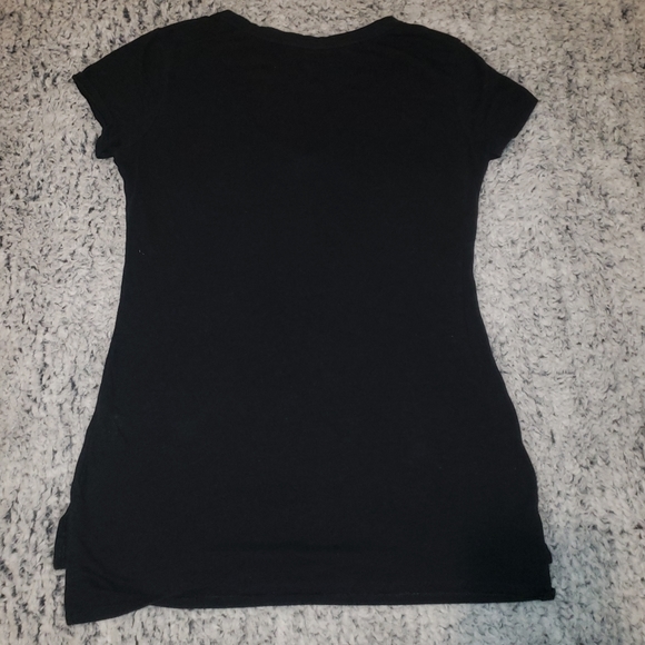 Black v-neck t-shirt - Picture 3 of 8